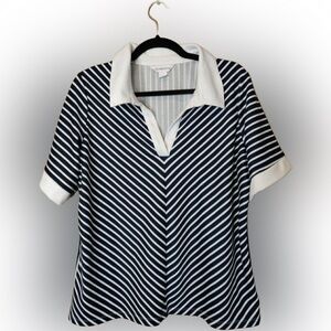 🌺Liz Claiborne Navy and White Striped Button Down Shirt🌸🌺